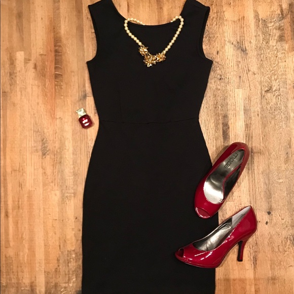 Forever 21 Dresses & Skirts - 🎁 Black bodycon dress